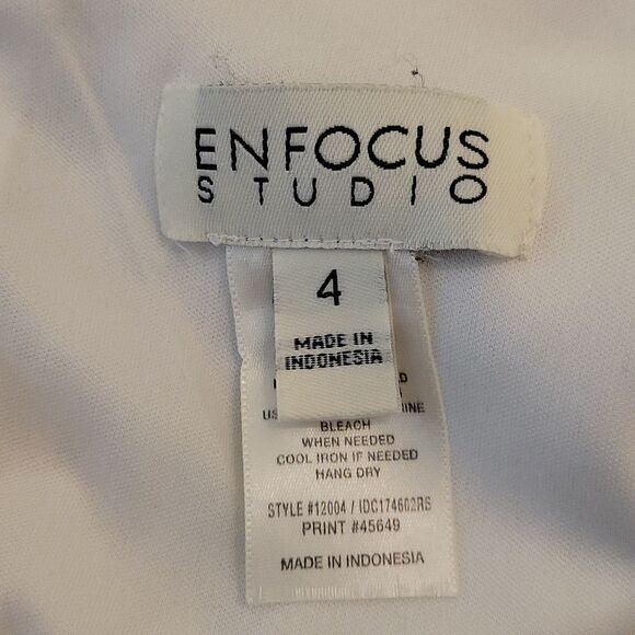 BRAND NEW CREAM PLEAT FLORAL PATTERN ENFOCUS STUDIO SLEEVELESS MULTI-COLOR DRESS - Picture 13 of 14